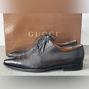 Gucci Oxford in Black 8 1/2 very well taken care of